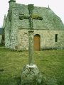 A CAYRAC, en arriere plan une petite chapelle en trs bon tat. A double face (voir aussi c172). Le fut est exagonale.