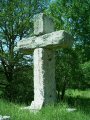 MONUMENTALE!!!! La photo ne rend pas les dimensions exactes mais elle doit faire 
au moins 4 mtres de hauteur. Constitue de bloc de bton ayant servi  l'dification 
du barrage de LABARTHE. Entre BROMMAT et SAINTE GENEVIEVE. Trouv par chance car rien 
ne l'indique et elle est sur une voie sans issues. 
Au pied une plaque: Nos morts pour le progres.